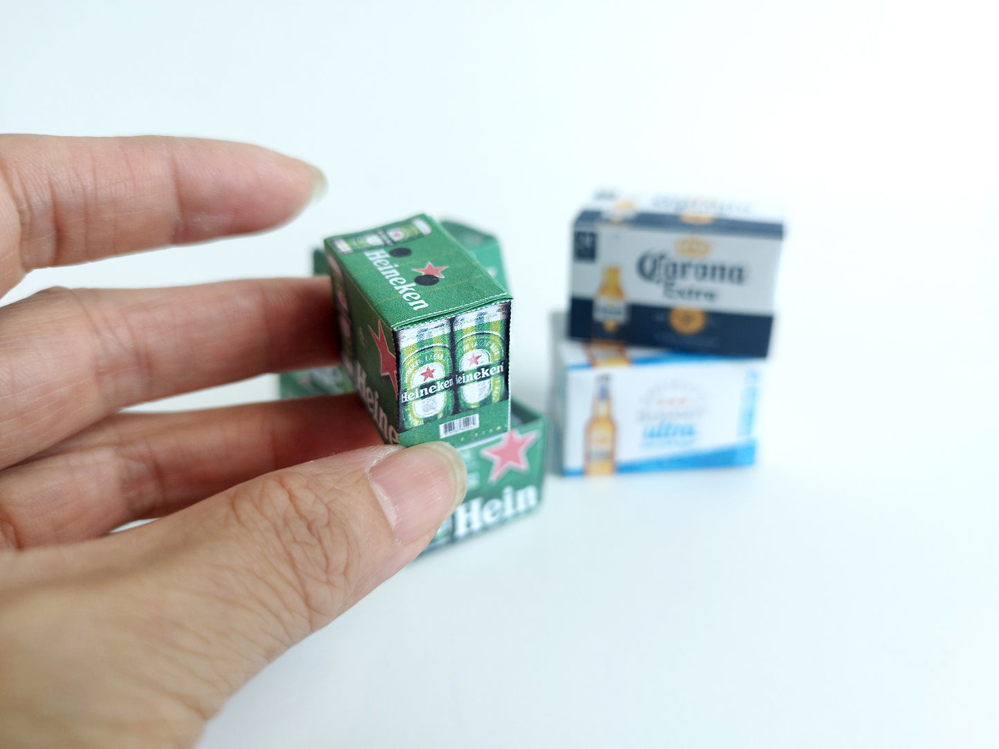 1:6 Scale , 5 items beers, cold drinks, refrigerator beer, alcohol , yearly ornament