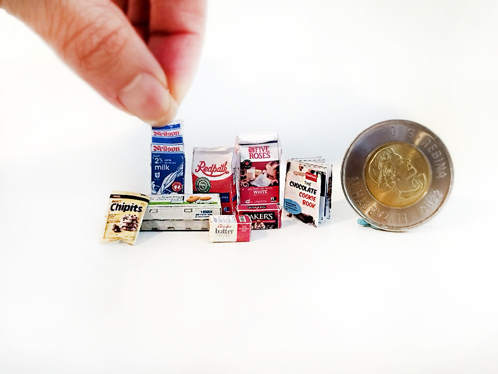 Whip up tiny treats with this 1:12 scale 8-item Baking Set, a printable dollhouse template with a real recipe included. Instantly downloadable, it’s perfect for miniature baking enthusiasts and collectors