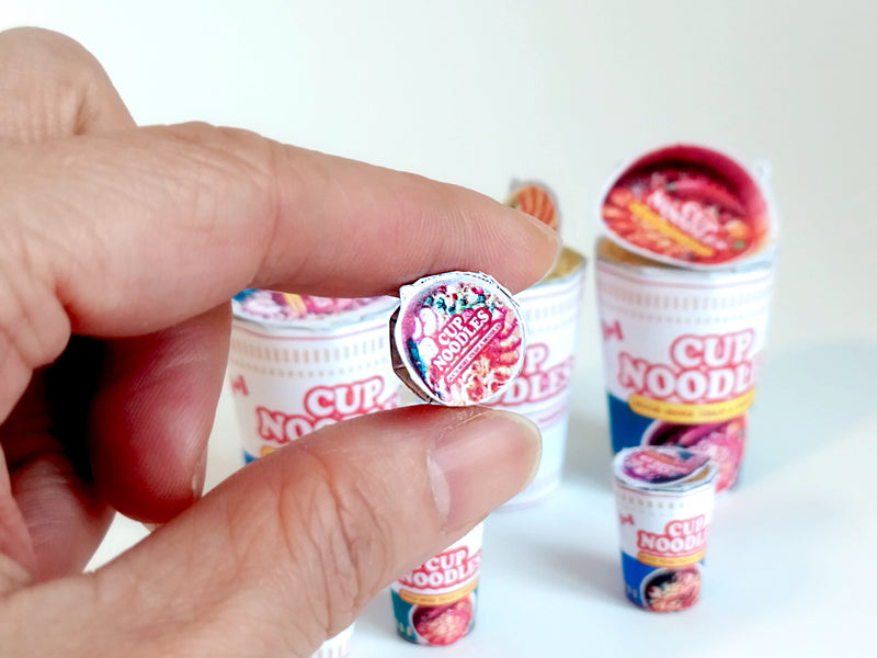 1:6 Scale Instant Cup Noodles Set – Printable Dollhouse Miniature Food (Digital Download)