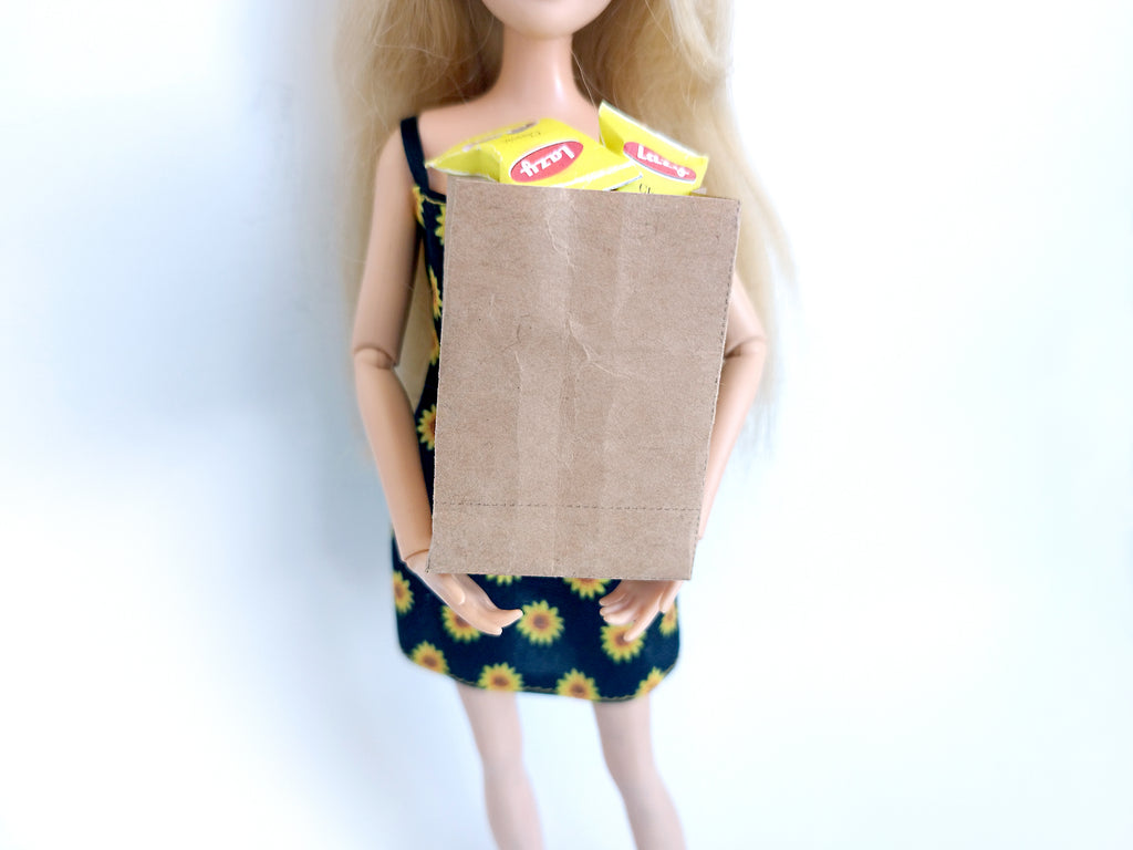 A set of 1:6 and 1:12 scale printable brown paper shopping bags in three sizes, designed for dollhouse supermarkets or dioramas, featuring craft paper or color print options for detailed, miniature shopping scenes.