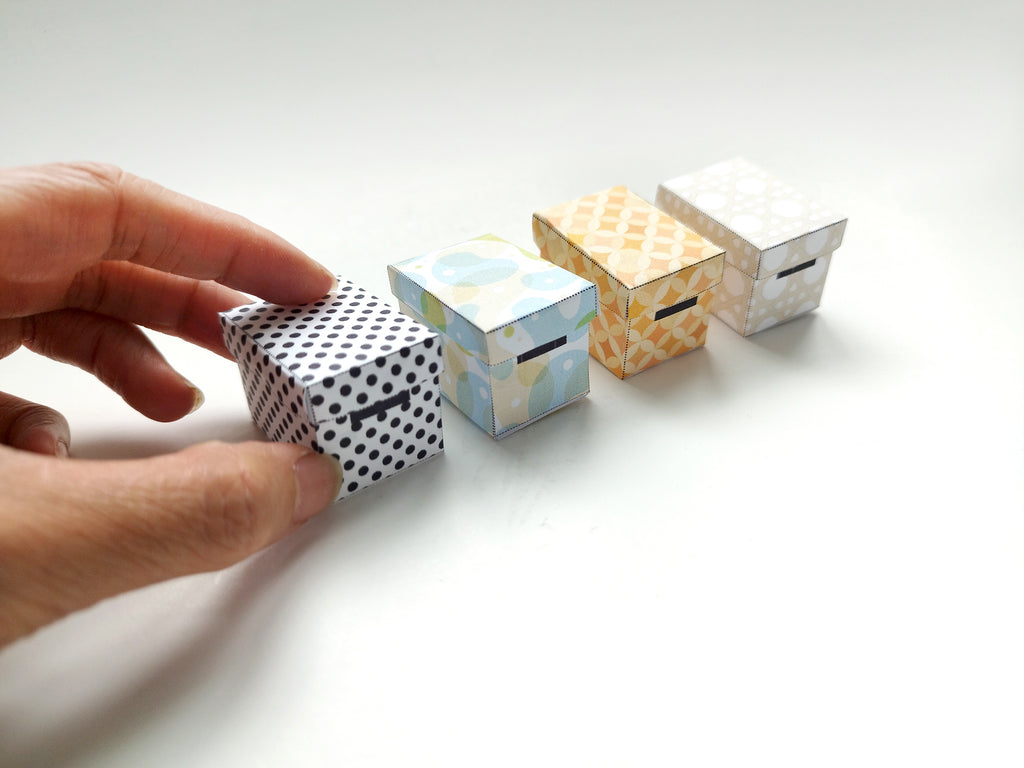 1:12 organization boxes 4 items in different color, easy fold