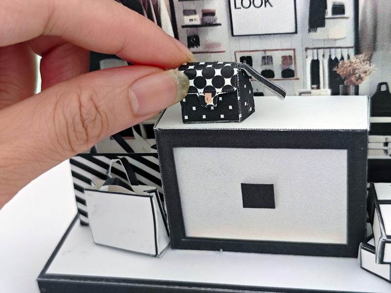  Perfect for marking any occasion, this printable template brings creative 3D design to life in the form of a charming Shoes shop miniature pop-up frame. 