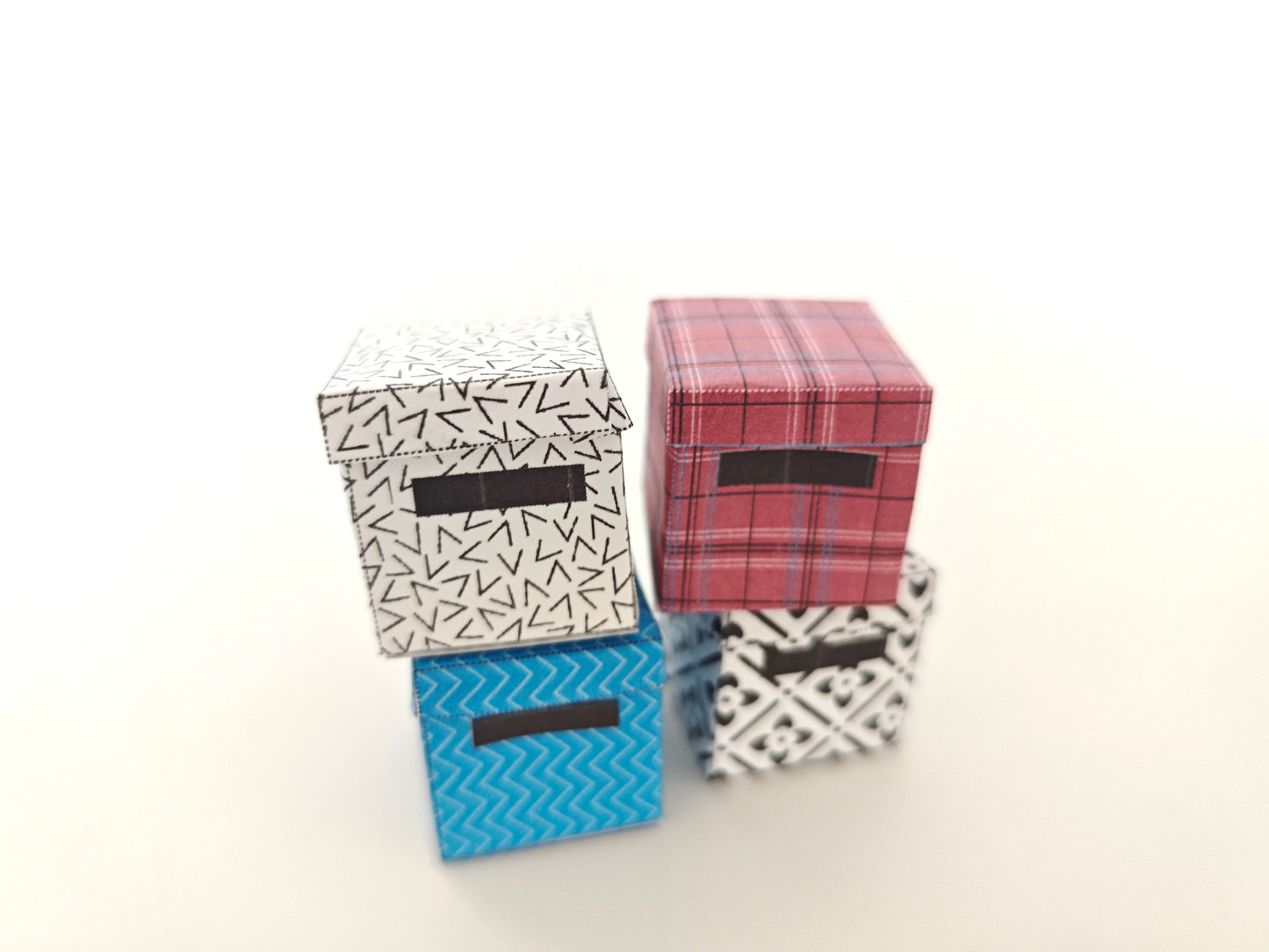 *FREE DOWNLOAD* 1:12 Square organization boxes 4 items in different color, easy fold