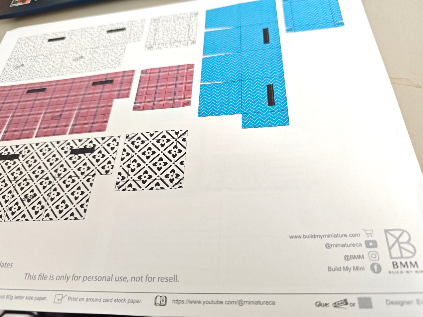 *FREE DOWNLOAD* 1:12 Square organization boxes 4 items in different color, easy fold