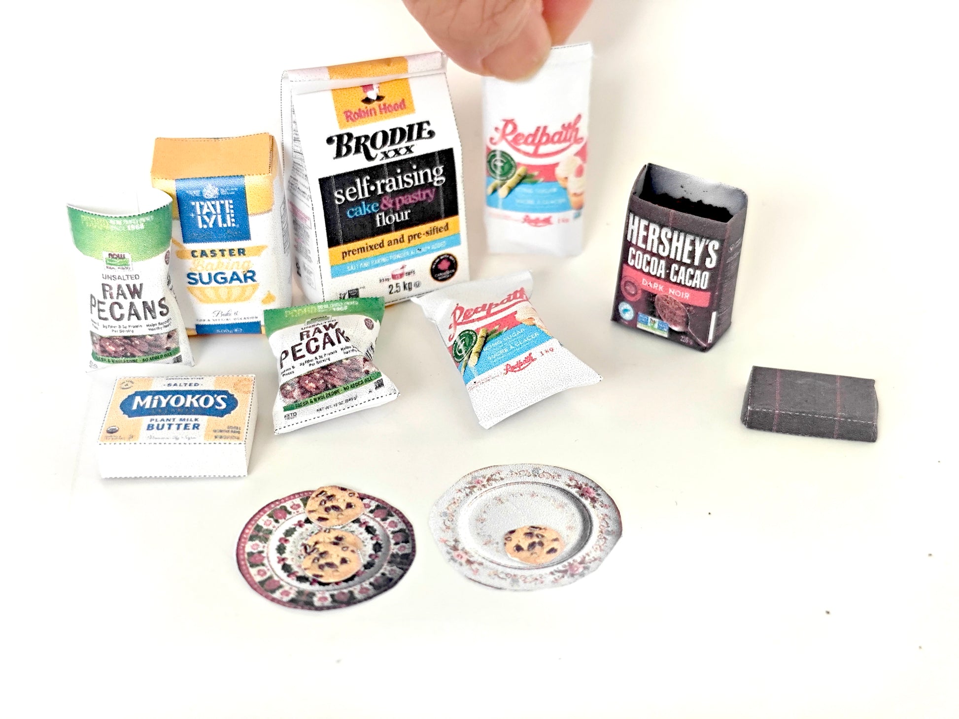 1:6 scale printable vegan pecan Christmas cookie baking set with 10 miniature pieces for dollhouse holiday scenes