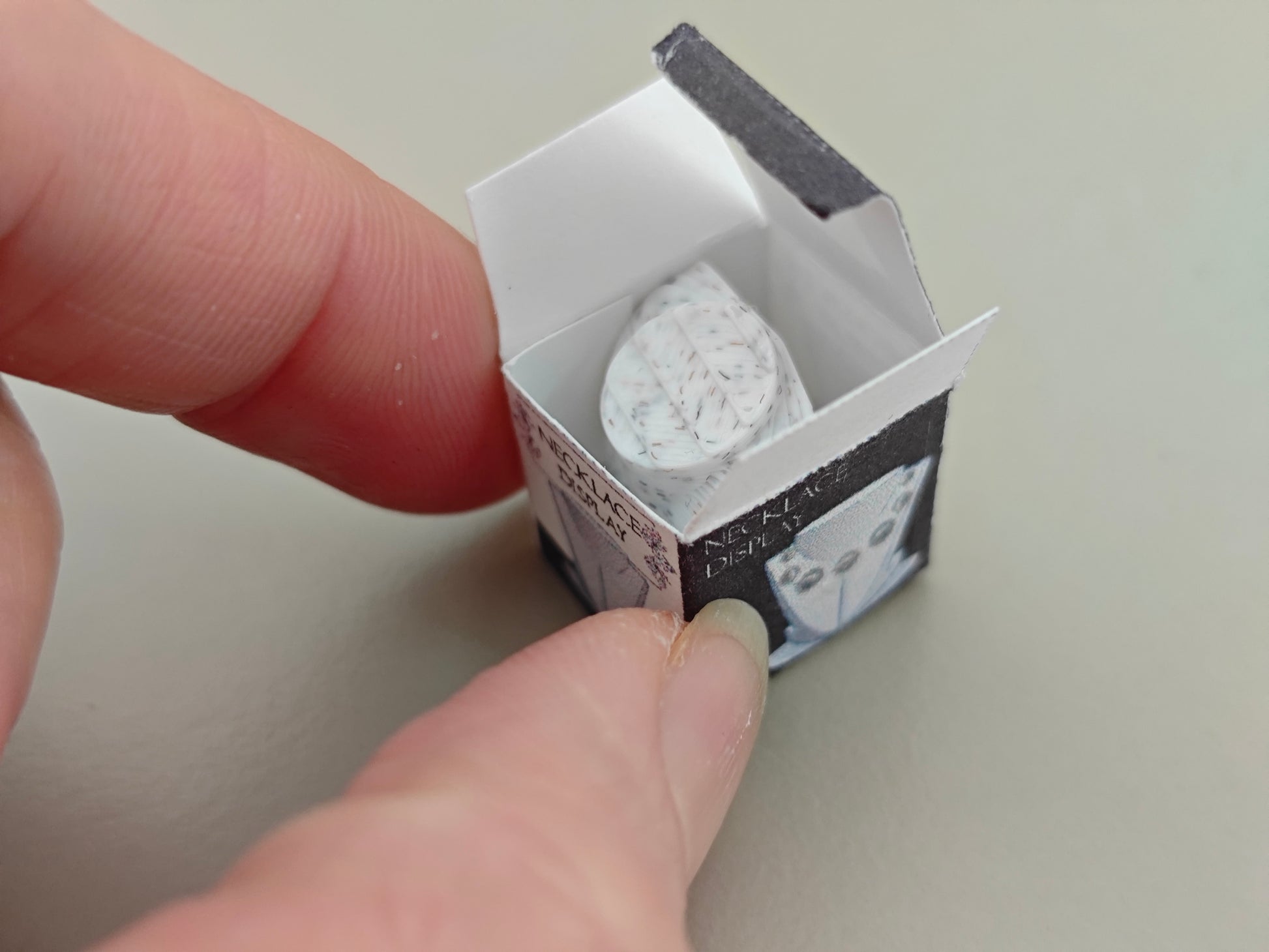3D printing STL - 1:12 Necklace Display plus box and paper necklace, mini jewelry mini display, shop, decoration, diamond