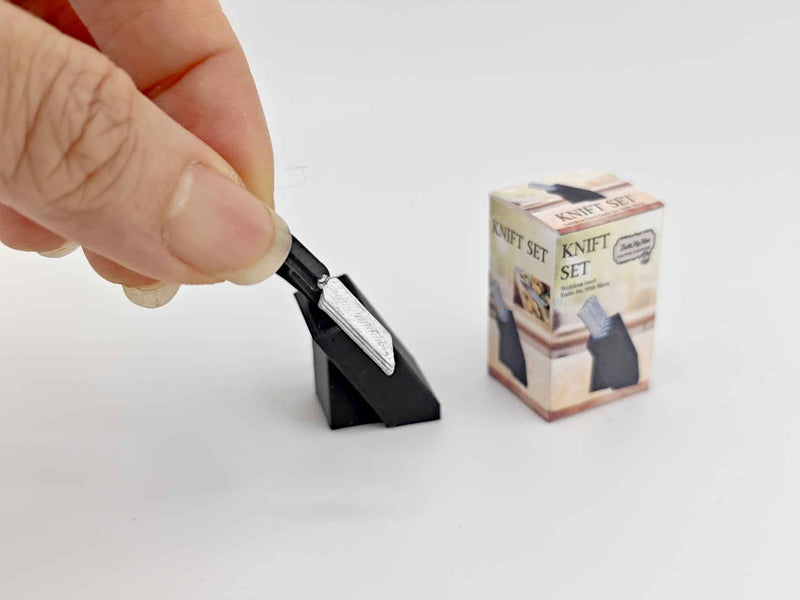 1:12 scale dollhouse knife set with four miniature knives arranged in a compact bamboo knife block, designed for a mini kitchen. The set is a cute, detailed cooking tool, ideal for dollhouse enthusiasts, with a tested STL file for Bamboo Lab 3D printing.