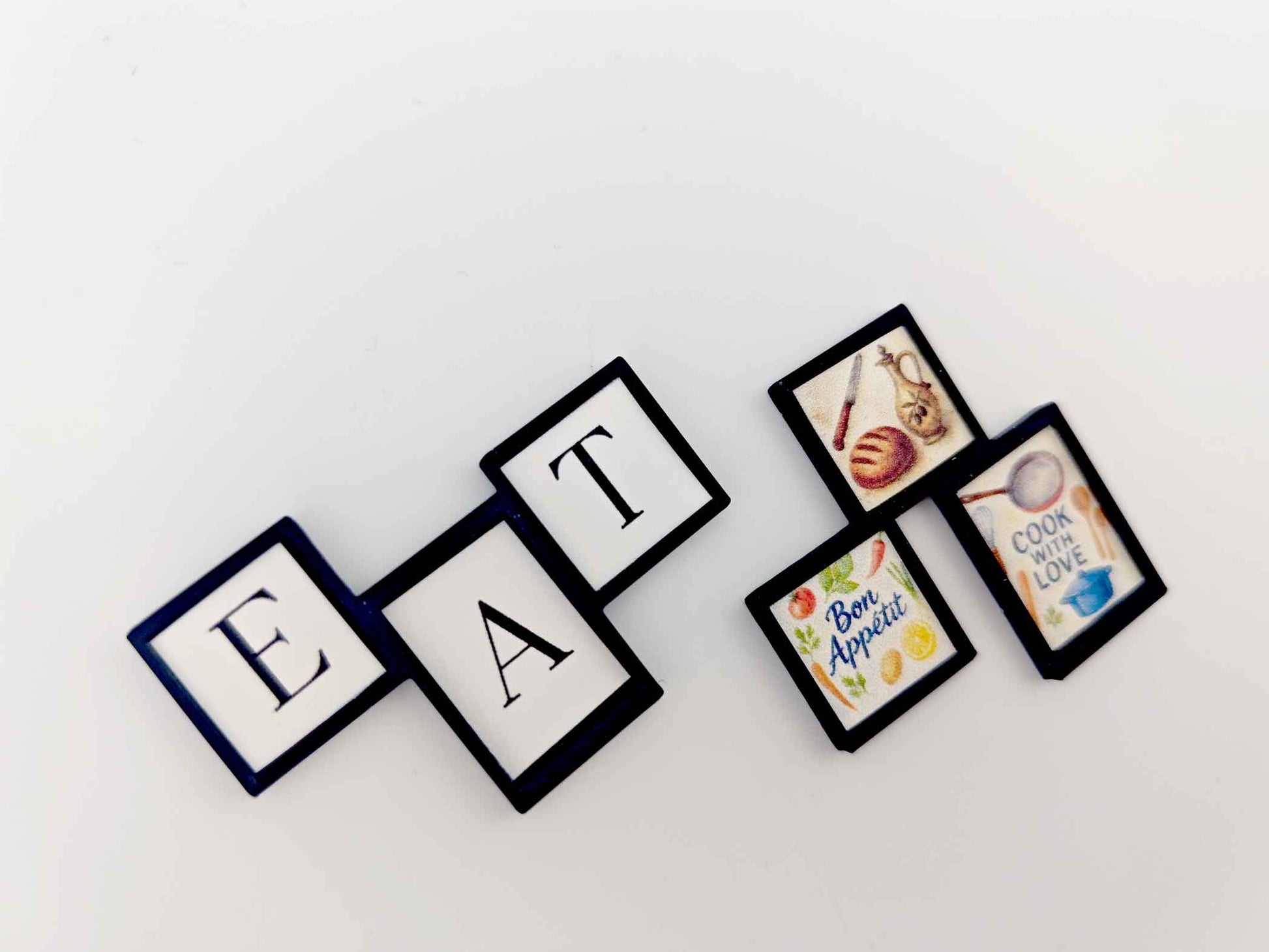 1:12 photo frame for mother's day and kitchen. 4 sets of photo graphic included, 3D print file, miniature dollhouse decoration