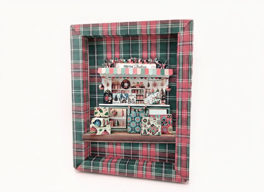 7X5 Christmas Photo Frame for Miniature Stand, DIY Card Stock Paper Model (PDF Pattern) 3 pages letter size