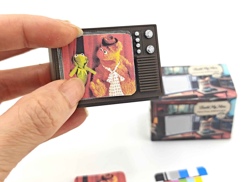 Vintage TV 3d STL file for 1:12 dollhouse, perfect dollhouse decor for classic toy house scene