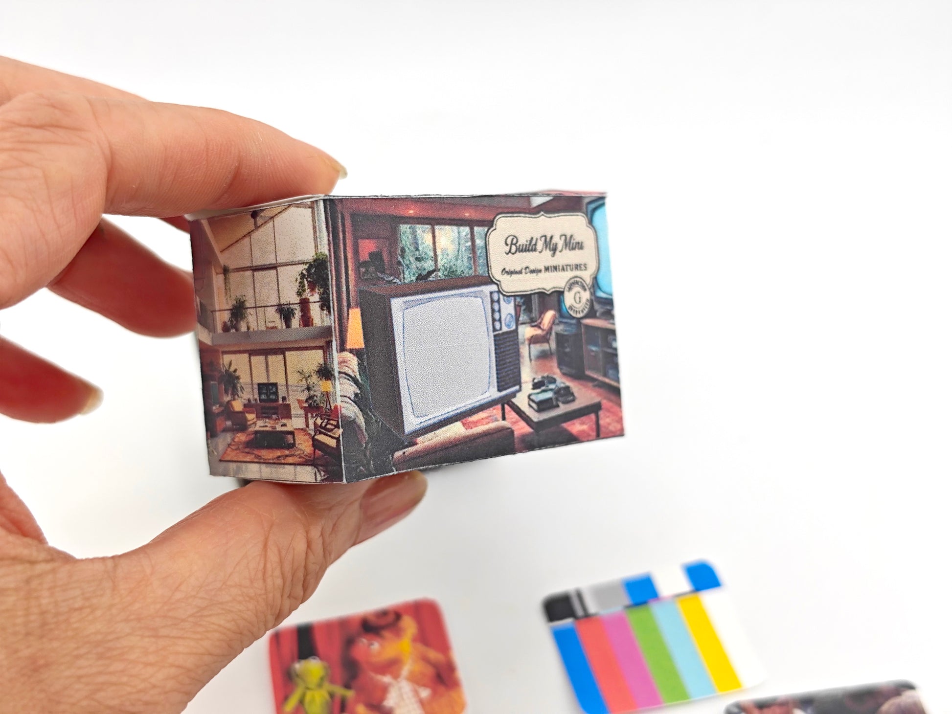 Vintage TV 3d STL file for 1:12 dollhouse, perfect dollhouse decor for classic toy house scene