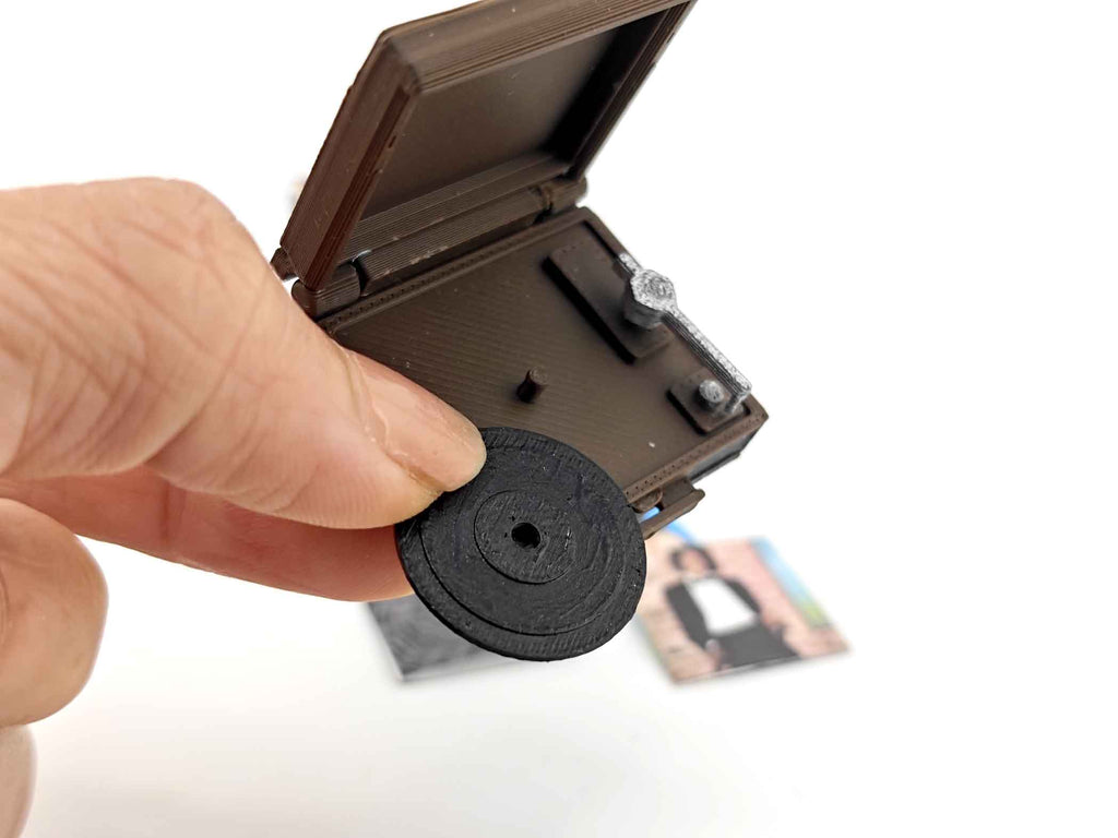 Openable Vintage record player and CD album and cover, 1: 12 dollhouse music room diorama, STL 3D print file.