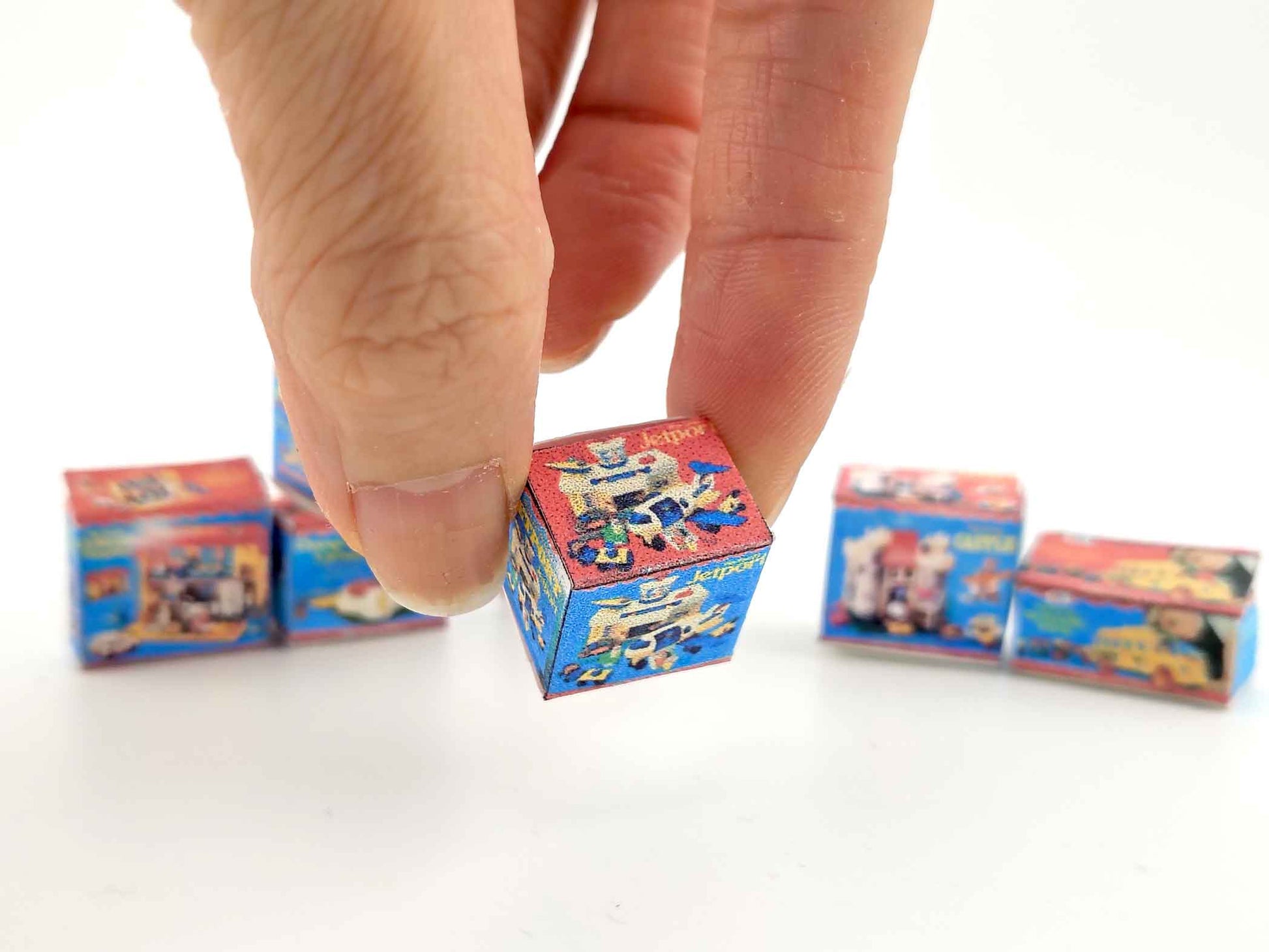 1:12 1970 vintage classic toy box, Newborns, Infants, Babies, for dollhouse, toy shop display,
