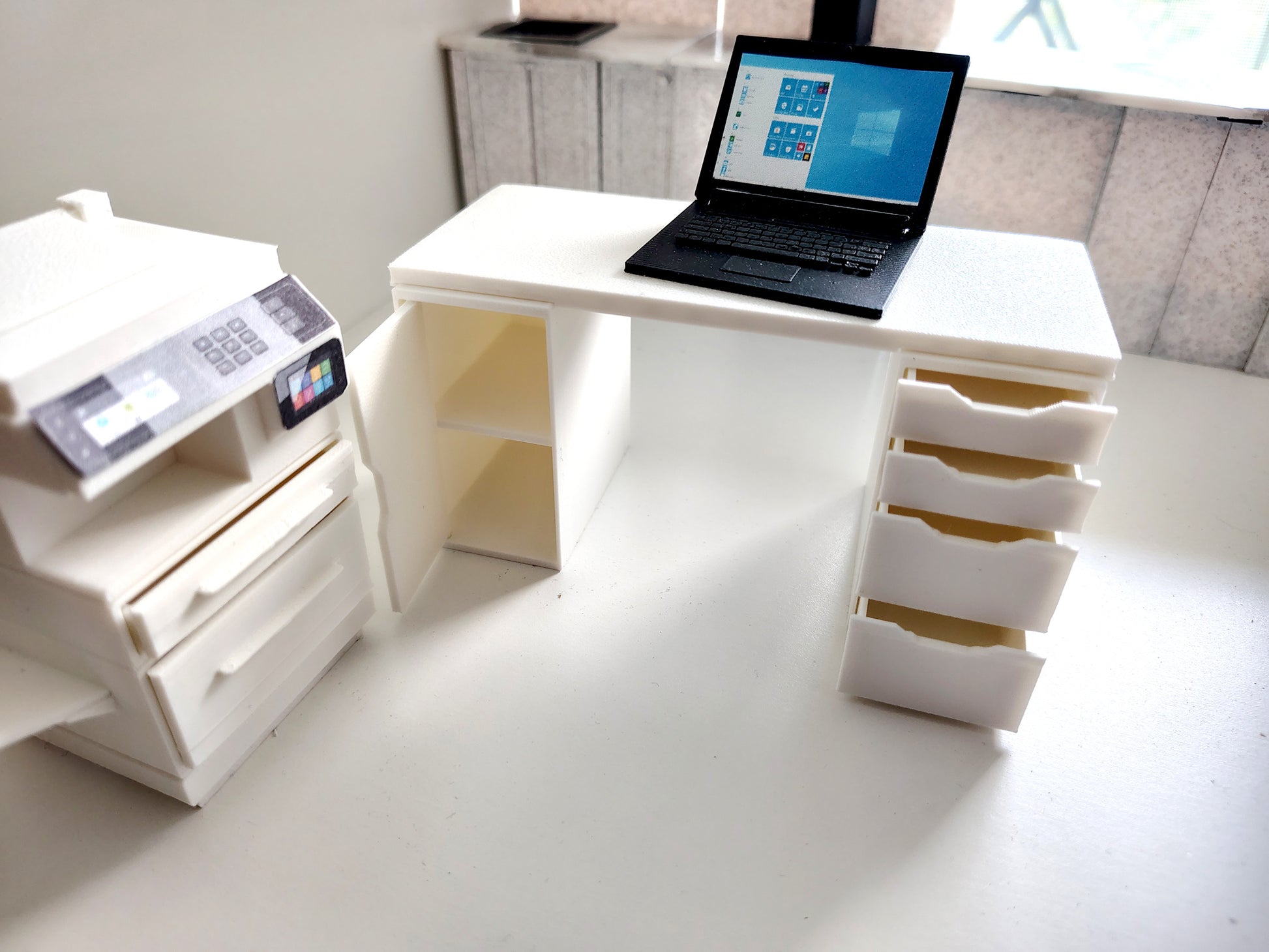 1:12 Office desk, crafter drawer STL file for dollhouse print,