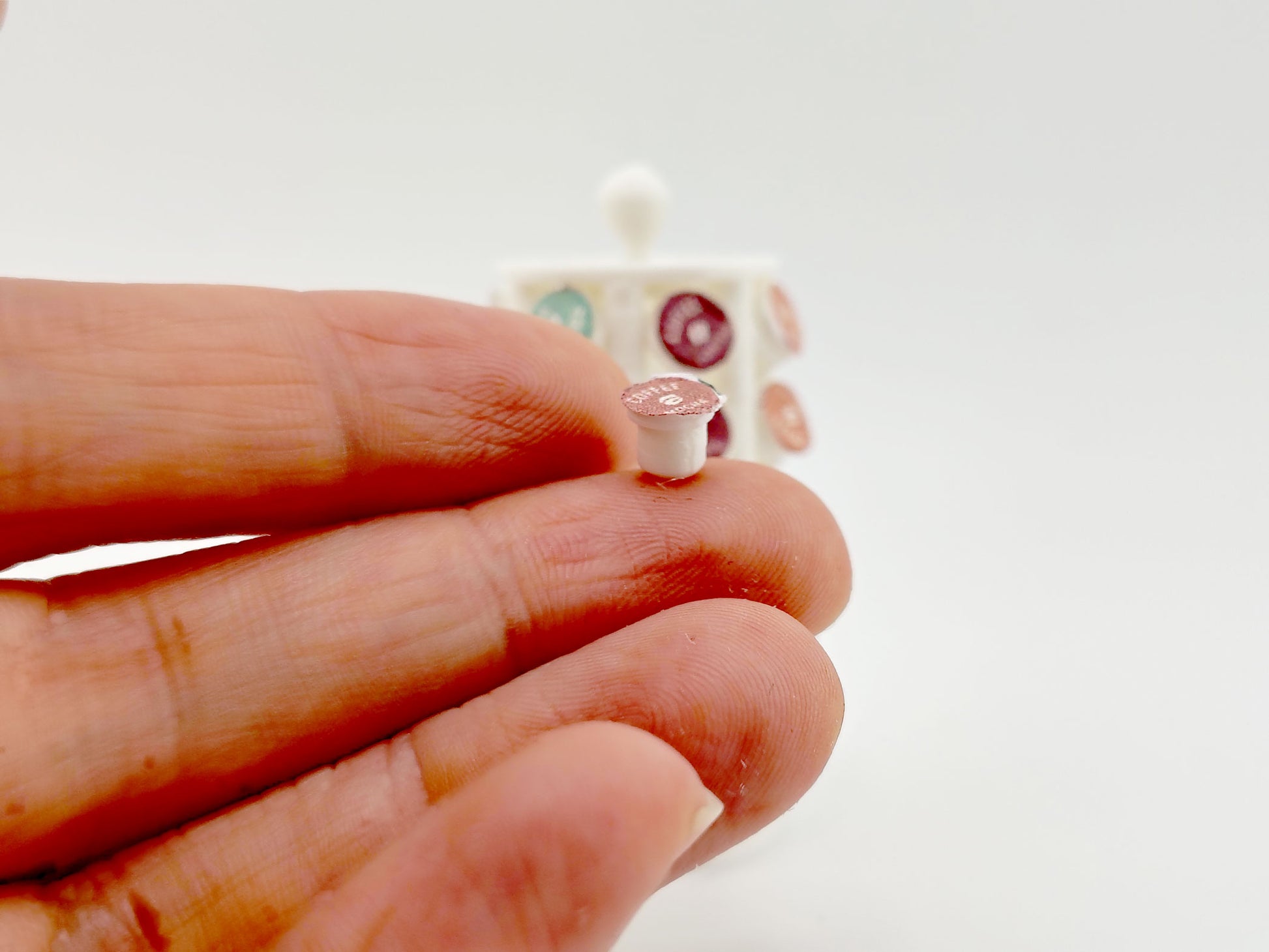 1:12 spinnable Capsule Holder with 40 Coffee Capsules — Miniature Kitchen Appliance STL for Dollhouse Coffee Bar (3D Print File)