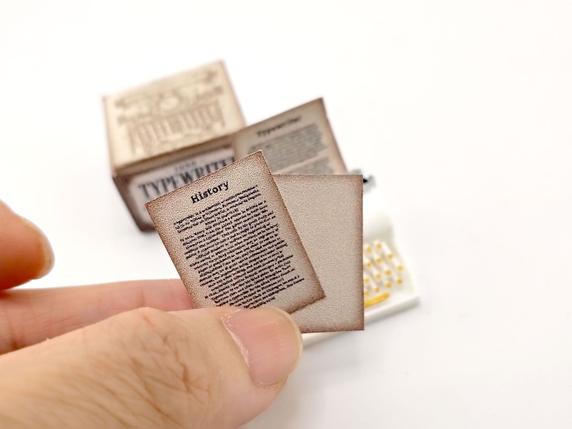 1:12 Vintage Typewriter STL File — Miniature Office Equipment with Printable Paper for Dollhouse Diorama (3D Print Download)
