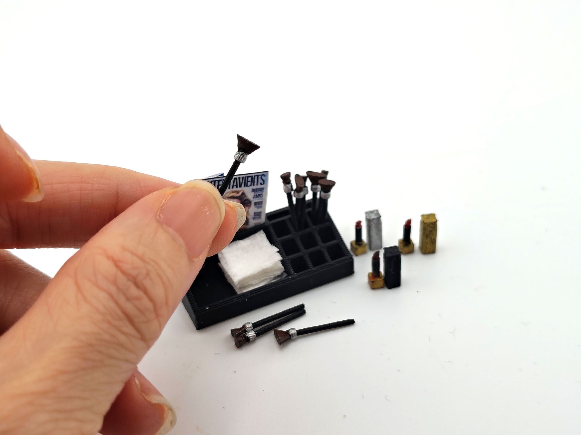 1:12 Make up brushes, lips stick and holder included simple magazine, cosmetic set for doll bedroom, STL file instant download