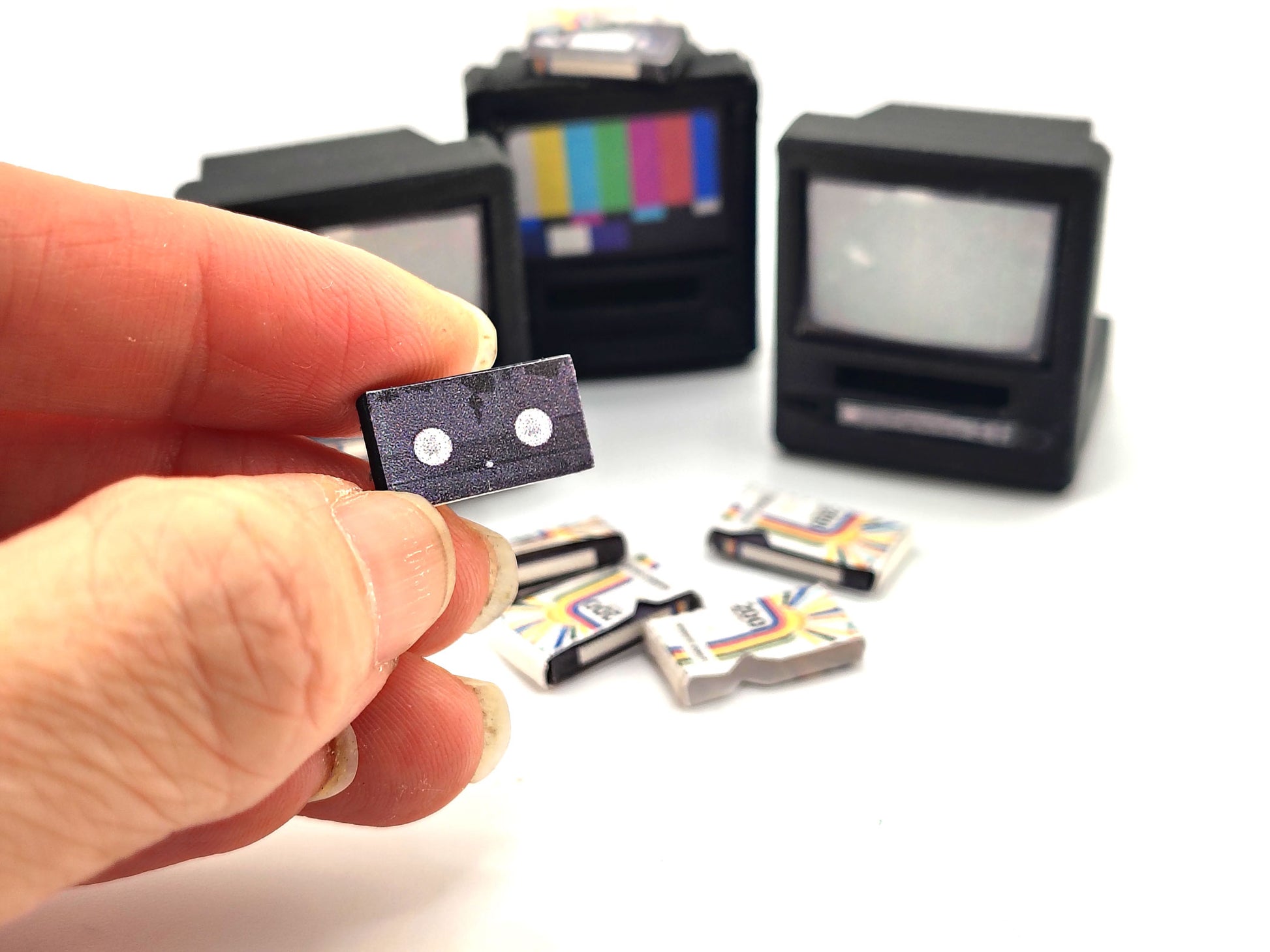 Vintage TV and VHS player 1:12 STL file for dollhouse, included printable sticker, instant download, Bambu lab a1 mini tested