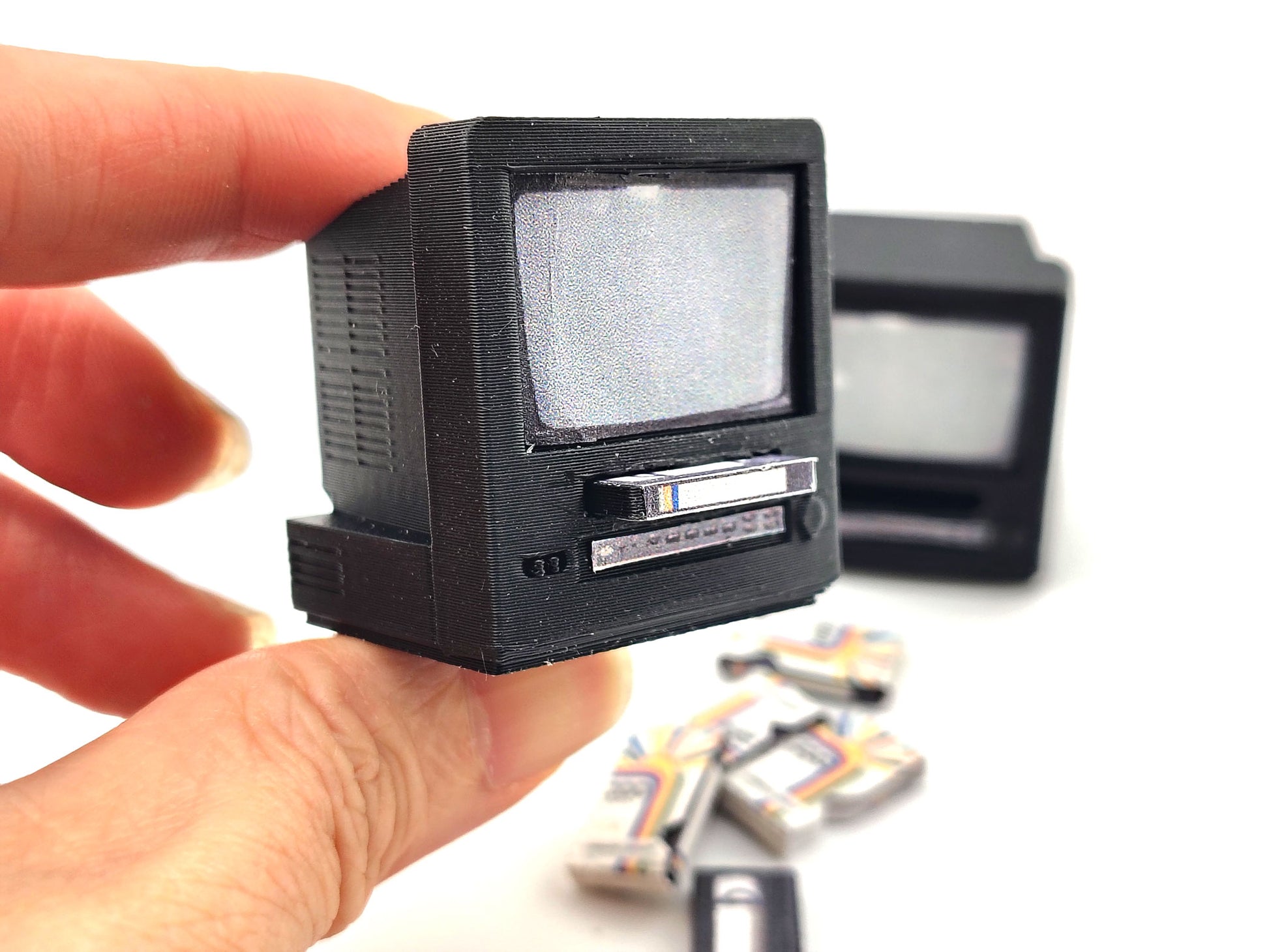 Vintage TV and VHS player 1:12 STL file for dollhouse, included printable sticker, instant download, Bambu lab a1 mini tested