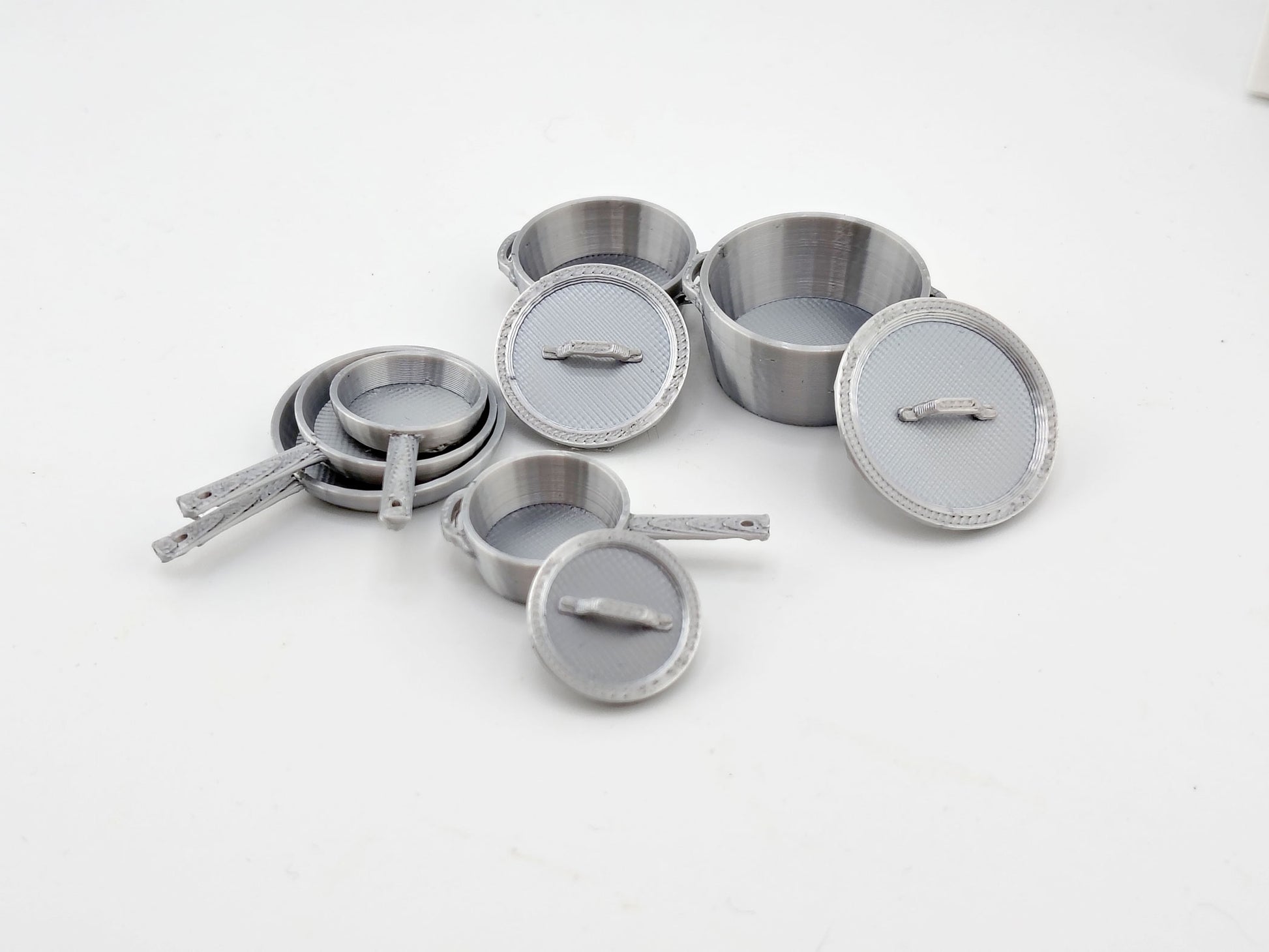 1:12 Miniature pans and pots 6 pieces with lids — STL File for Dollhouse Kitchen Scenes