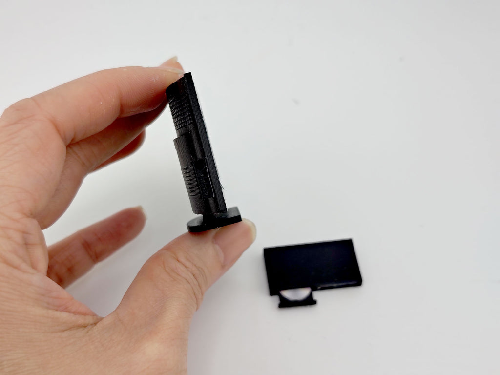 DVD player and television with 3 cd covers STL file for 1:12 dollhouse and shop, classic TV home appliance for living room scene