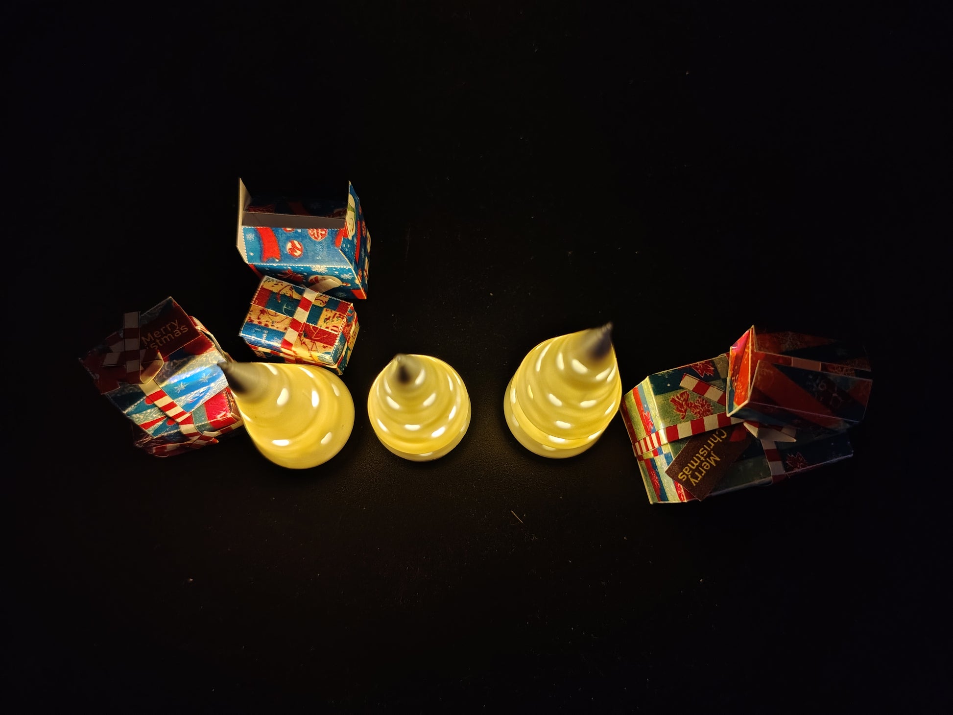 Christmas Tree easy light on decoration STL file for dollhouse or desk x'mas display , 3 style