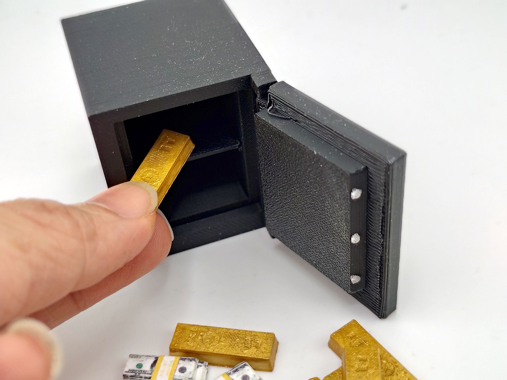1:12 Openable Safe STL — Miniature Safe with Gold Bars & Cash for Dollhouse Scenes (3D Print File, Instant Download)