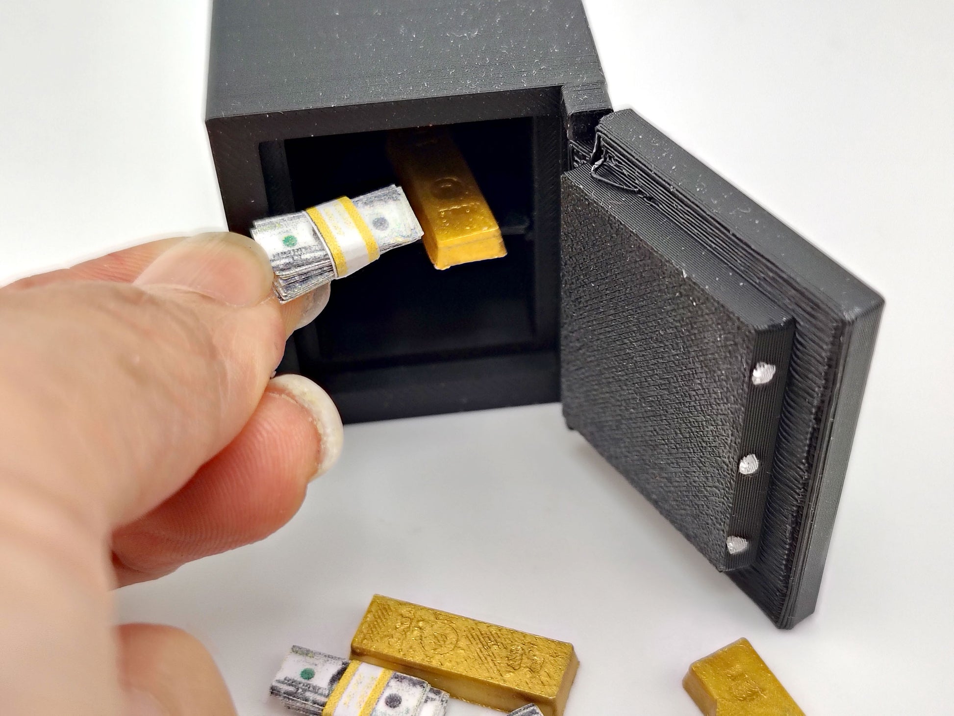 1:12 Openable Safe STL — Miniature Safe with Gold Bars & Cash for Dollhouse Scenes (3D Print File, Instant Download)