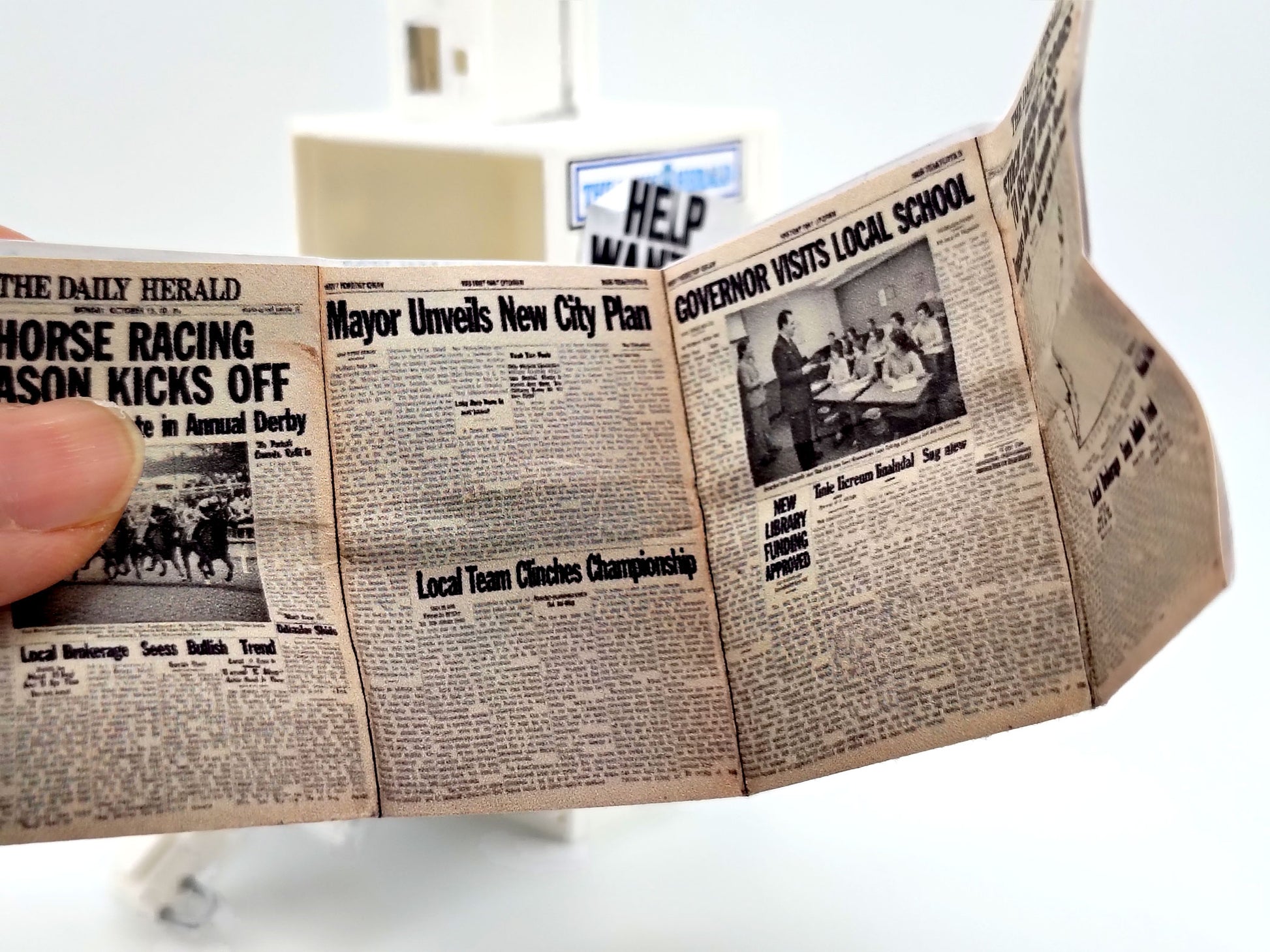 1:12 Vintage Newspaper Vending Machine STL — 20th-Century American Street Scene Miniature (3D Print File, included printed paper, Instant Download)