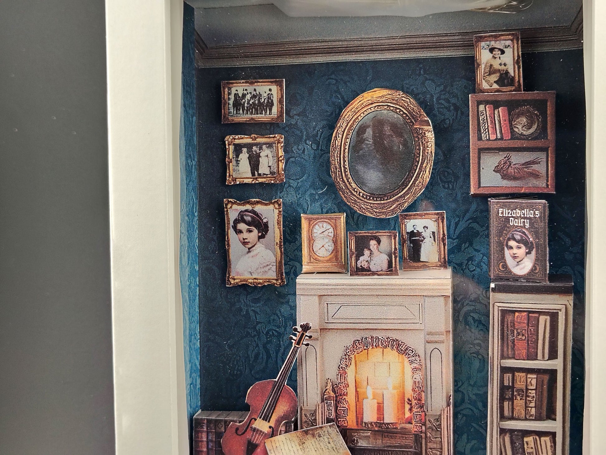 7×5” Elizabella’s House — Vintage Royal Home Diorama for Display & Home Decoration (Printable Miniature Kit)