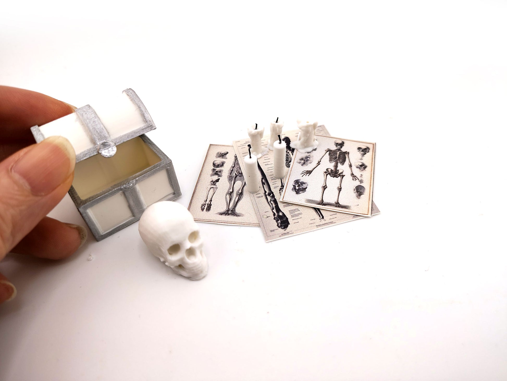1:12 skeleton, treasure box and candle set STL — miniature wizard accessories for dollhouse fantasy scenes. Instant 3D print download