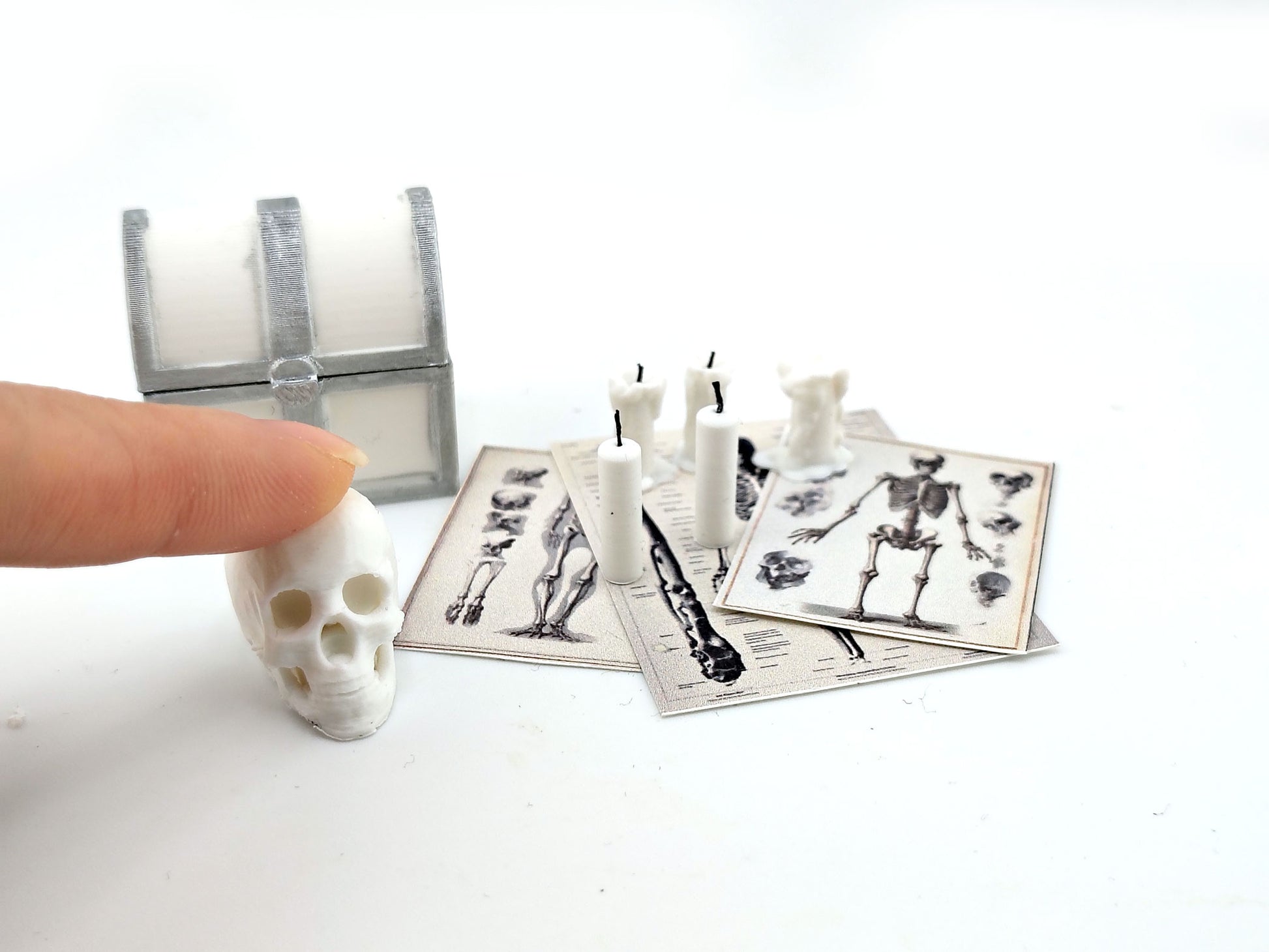 1:12 skeleton, treasure box and candle set STL — miniature wizard accessories for dollhouse fantasy scenes. Instant 3D print download