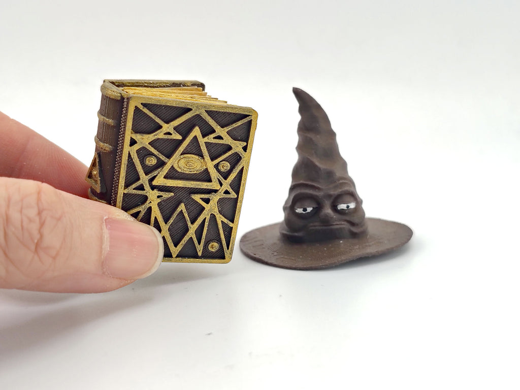 1:12 Wizard Book Cover and Magic Hat (PDF+STL) — Magical Spell Book Cover for Dollhouse Wizard Scenes, spell rooms (PDF+STL)