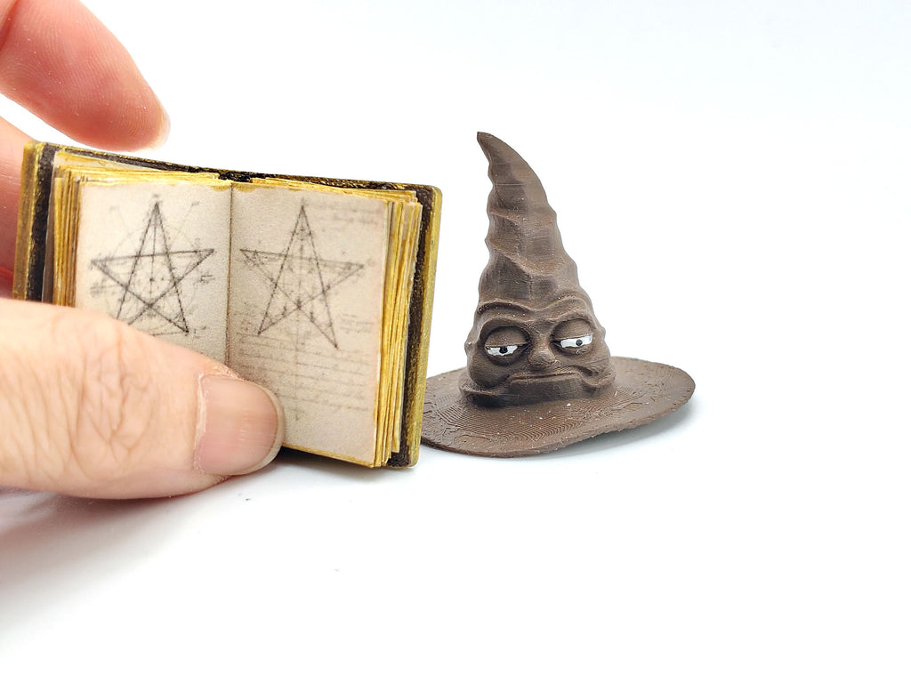 1:12 Wizard Book Cover and Magic Hat (PDF+STL) — Magical Spell Book Cover for Dollhouse Wizard Scenes, spell rooms (PDF+STL)