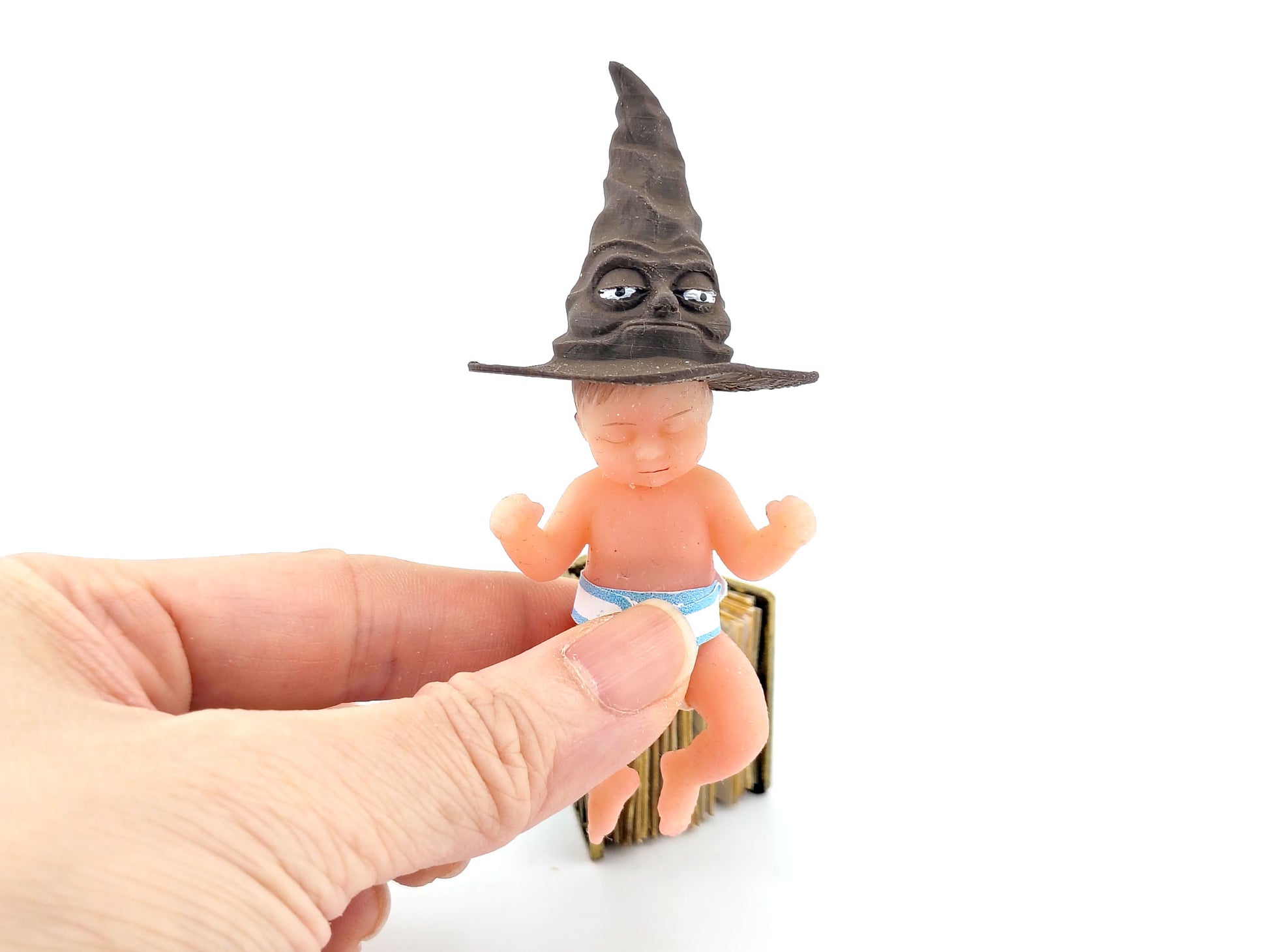 1:12 Wizard Book Cover and Magic Hat (PDF+STL) — Magical Spell Book Cover for Dollhouse Wizard Scenes, spell rooms (PDF+STL)