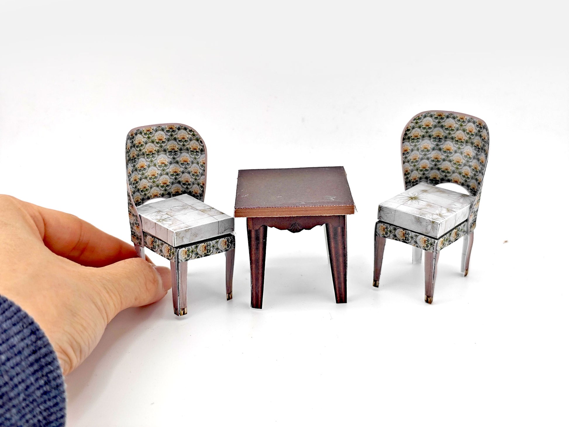 1:12 Vintage Paper chairs and end table — Green Pattern (Printable, No Wood)