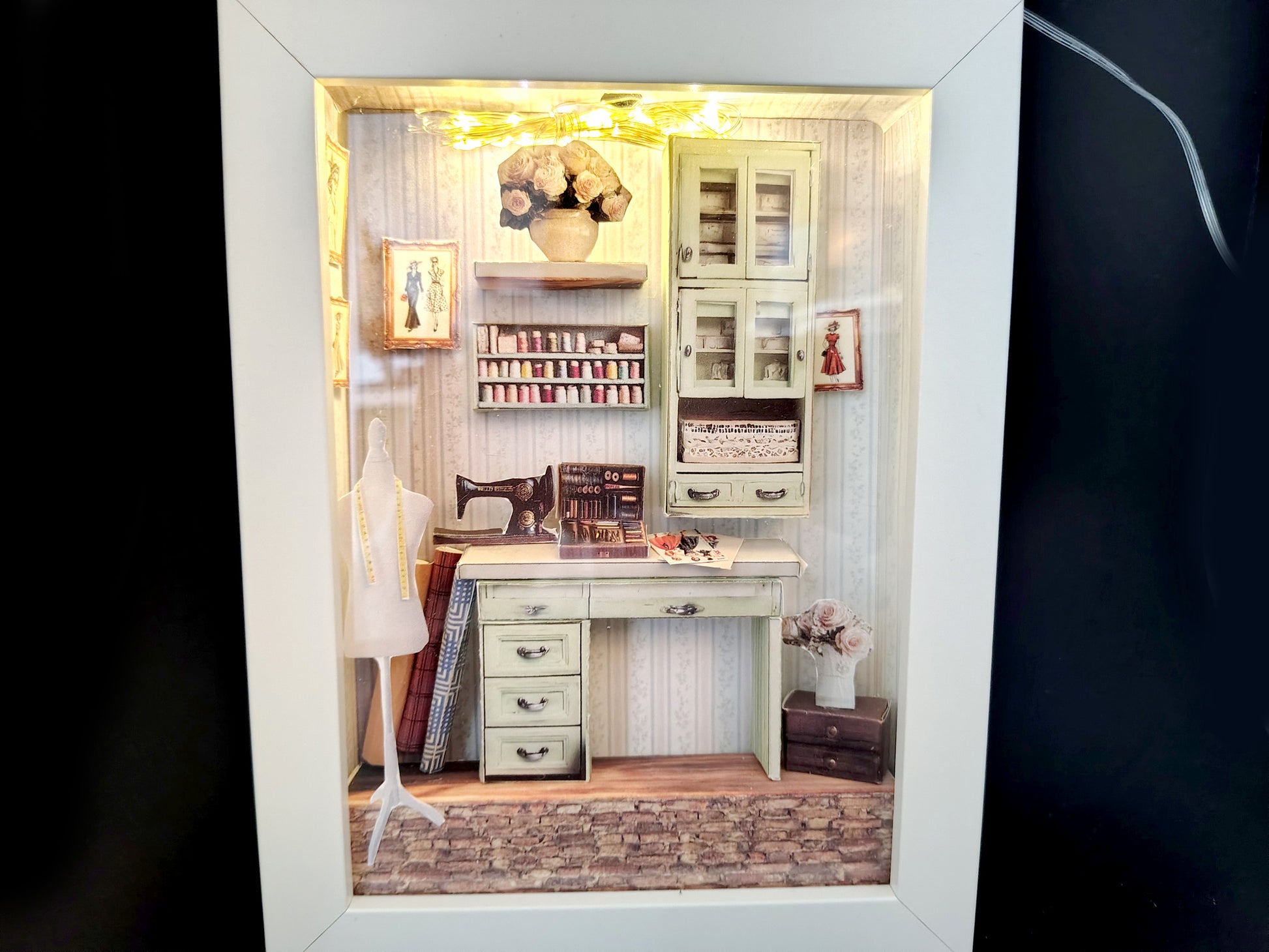 Printable 1:12 Sewing Room Photo Frames Kit, Miniature Stitching Machine & Tool Box Decor, Dollhouse Gallery Wall Template, Digital Download