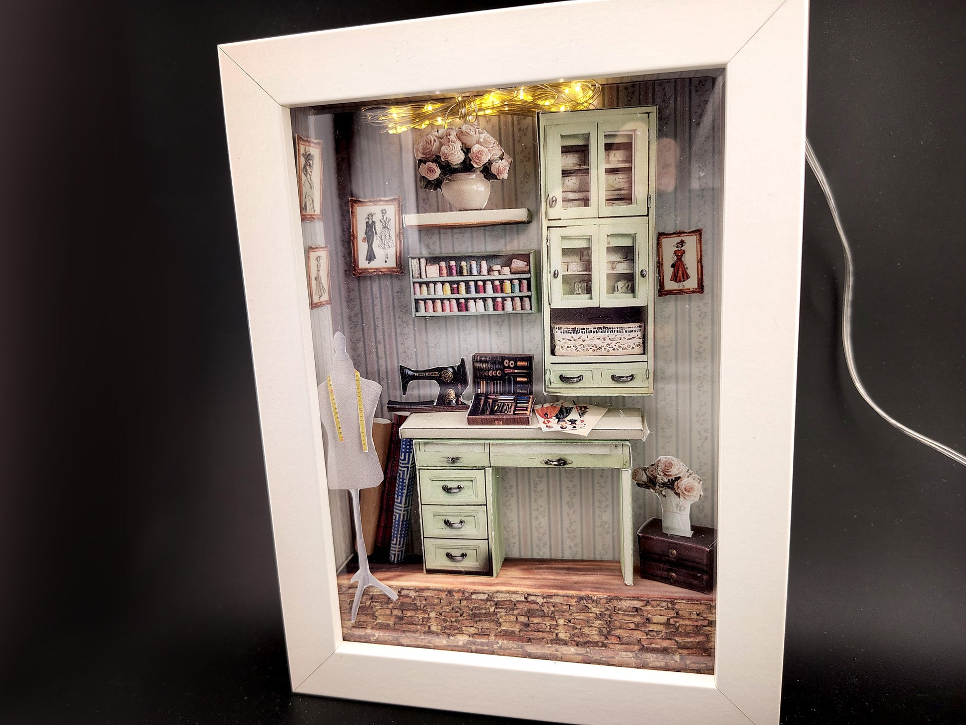 Printable 1:12 Sewing Room Photo Frames Kit, Miniature Stitching Machine & Tool Box Decor, Dollhouse Gallery Wall Template, Digital Download