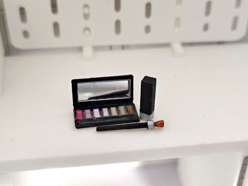 1:12 Scale Miniature Makeup Set, Eyeshadow Palette, Lipstick, Brush, Dollhouse Vanity Accessories