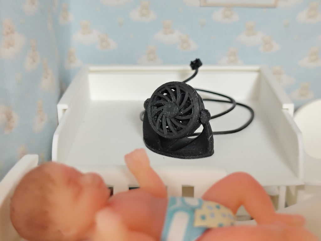 1:12 Scale Miniature Desk Fan, Realistic Table Fan, Dollhouse Bedroom Office Accessory