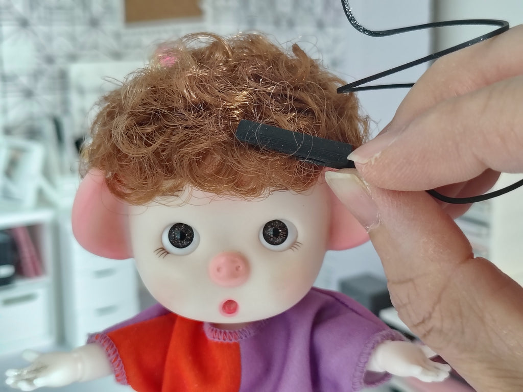1:12 Scale Miniature Hair Straightener Flat Iron, Tiny Beauty Salon Vanity Prop, Dollhouse Bedroom Dressing Table Bathroom Closet Accessory