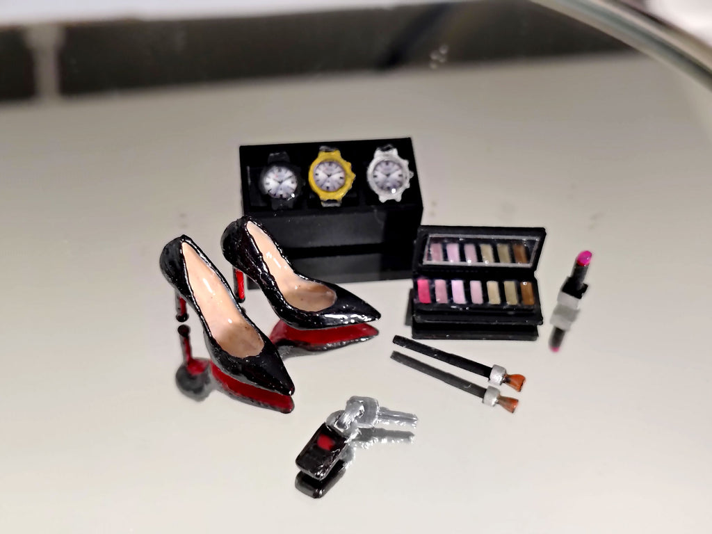 1:12 Black High Heel Pumps, Tiny Glossy Designer Stilettos, Dollhouse Fashion Bedroom Walk-in Closet , luxury Miniature