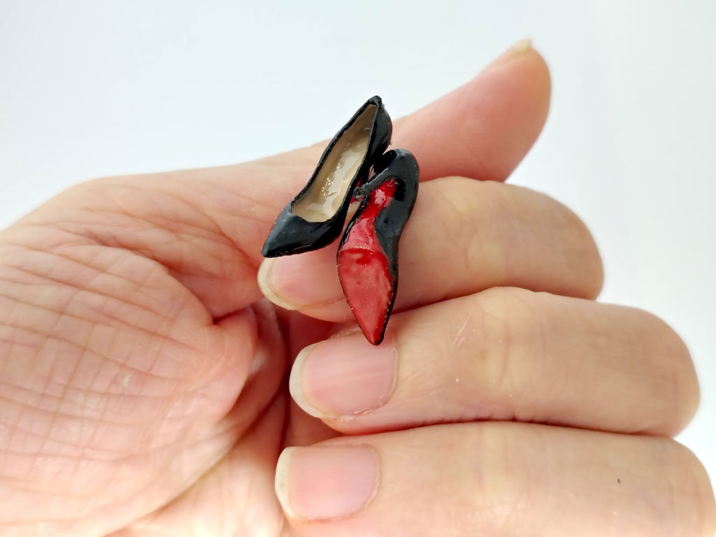 1:12 Black High Heel Pumps, Tiny Glossy Designer Stilettos, Dollhouse Fashion Bedroom Walk-in Closet , luxury Miniature