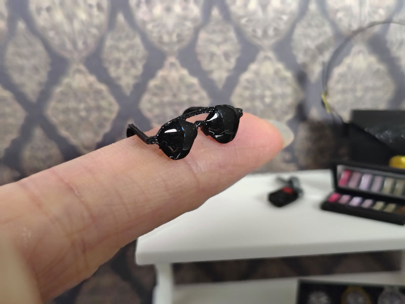 1:12 Scale Black Modern Sunglasses, Dollhouse Miniature Eyewear, Polymer Resin (Physical Product)