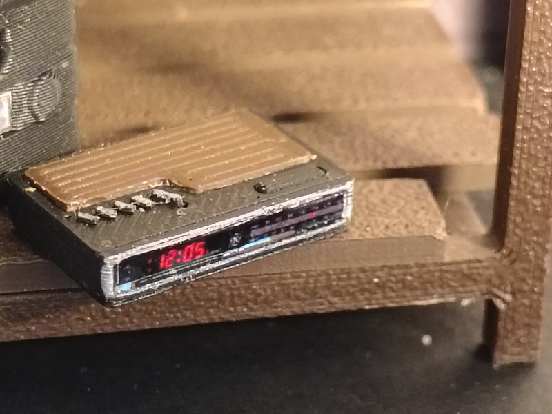 1:12 Nostalgia Vintage 80s Digital Clock Radio, Tiny Retro Alarm Clock, Dollhouse Bedroom Nightstand Diorama Miniature(Physical Product)
