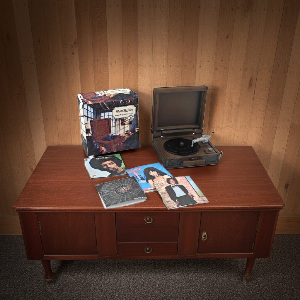 Openable Vintage record player and CD album and cover, 1: 12 dollhouse music room diorama