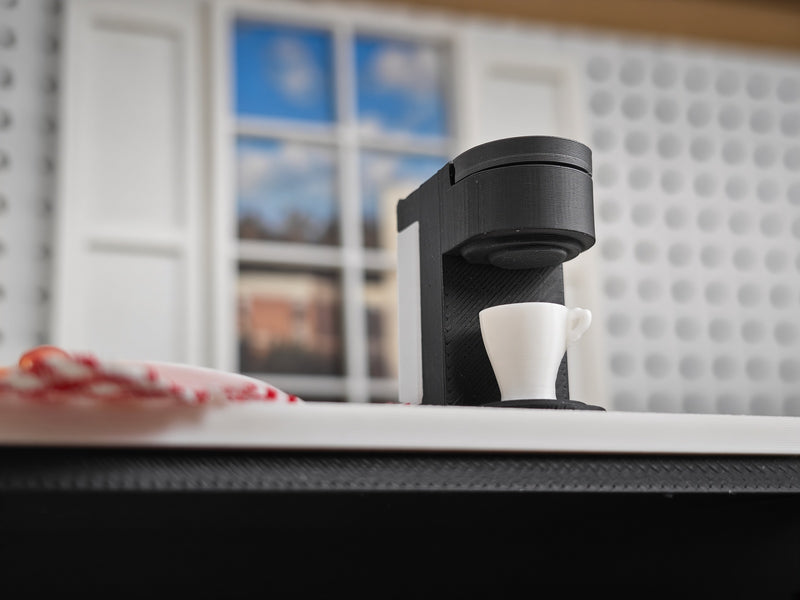 1:12 Scale Miniature Espresso Machine with Coffee Pod & Mug, Coffee Maker, Dollhouse Kitchen Cafe Diorama Prop (Physical Product)