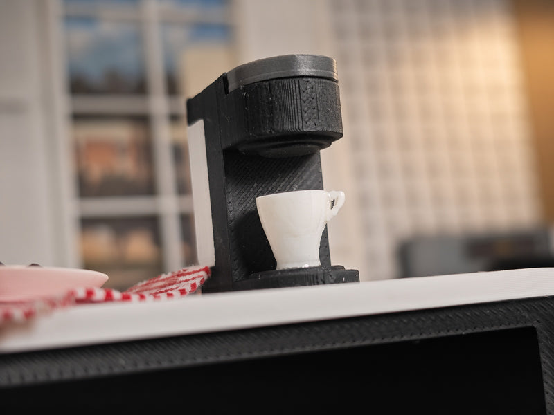 1:12 Scale Miniature Espresso Machine with Coffee Pod & Mug, Coffee Maker, Dollhouse Kitchen Cafe Diorama Prop (Physical Product)