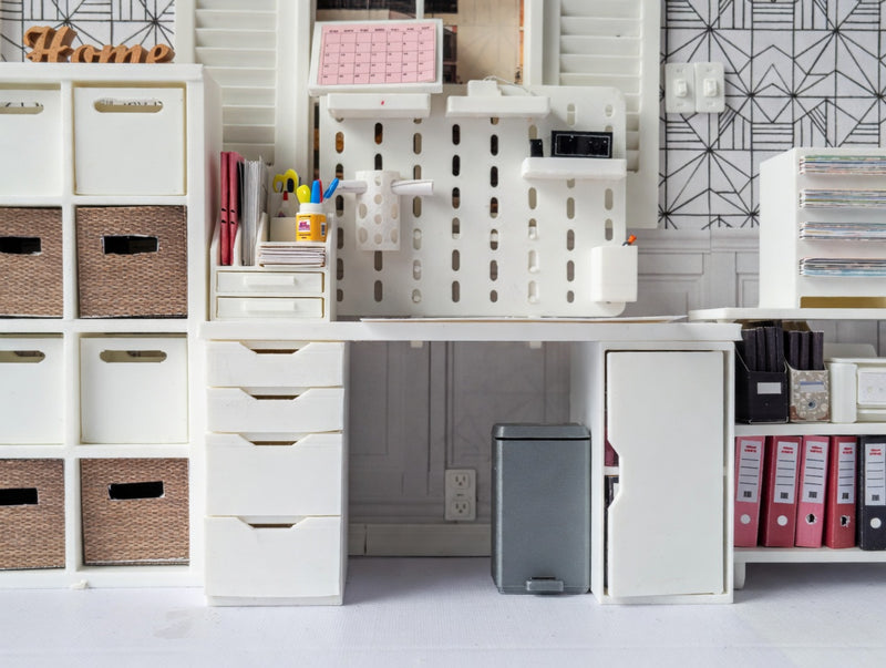 1:12 Scale Miniature Trash Can, Interactive Working Pedal, Dollhouse Kitchen Accessory (Physcial Product)