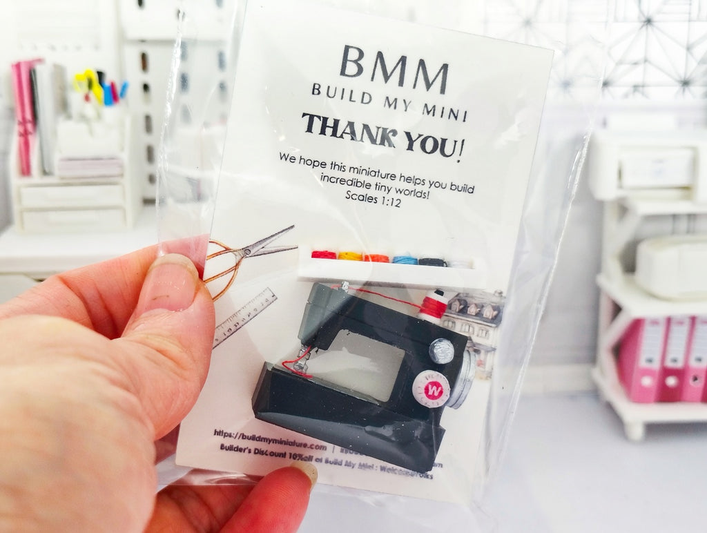 1:12 Scale Miniature Modern Sewing Machine with Thread Spool Set (Physical Product)